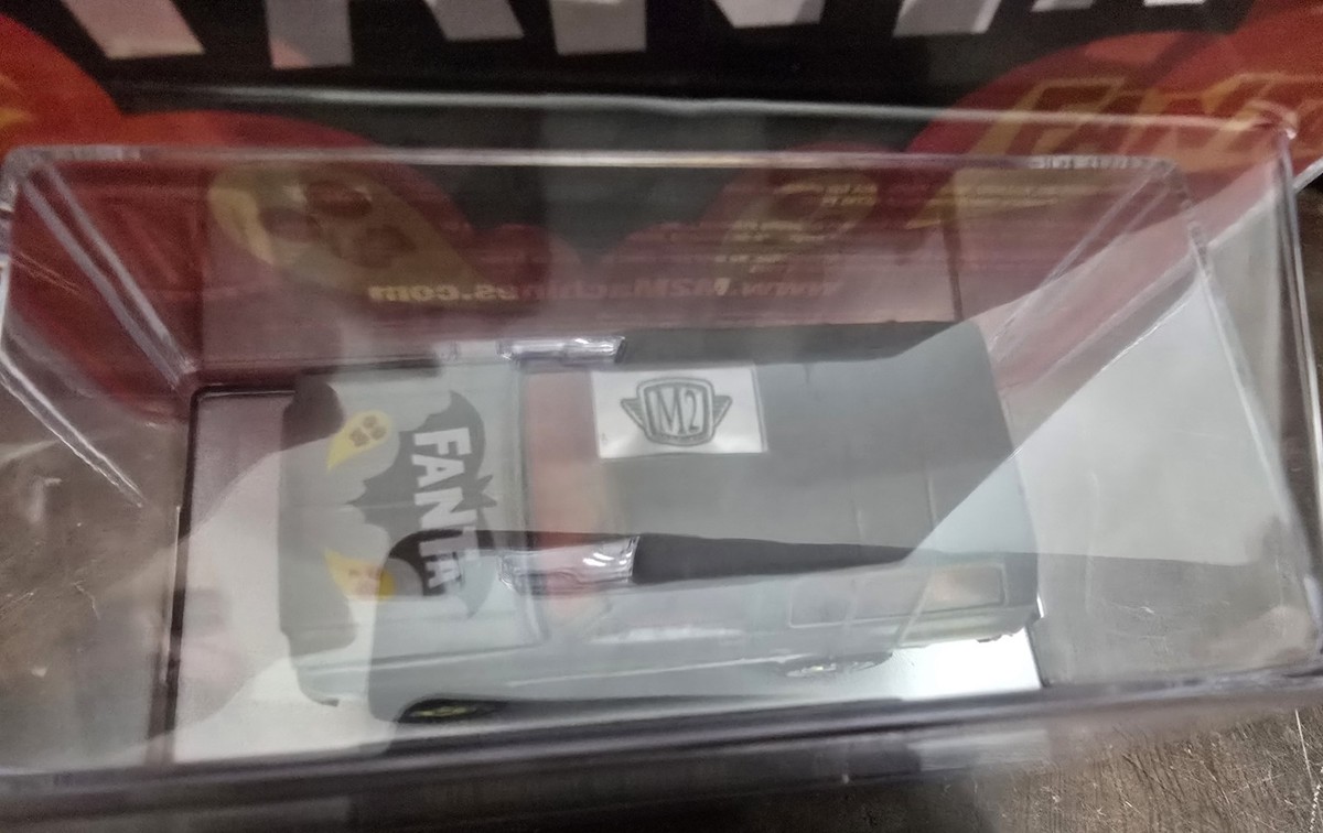 M2 Machines Fanta 1974 Chevrolet K5 Blazer 4x4 *RAW SUPER CHASE