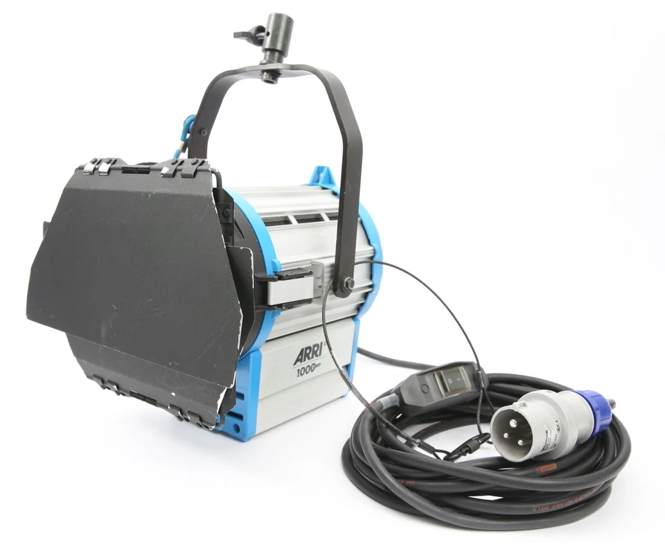 ARRI 1000 PLUS Fresnel, 1000W Tungsten Lighting With Barn Doors - Image 2 of 4