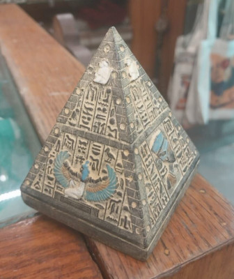 Statue of pyramid of Khufu Engraved of Sphinx at Ancient Egyptian Antiquities BC