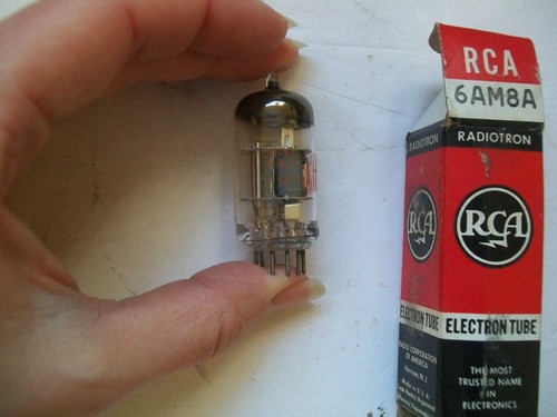 NIB NOS RCA 6AM8A graue Platte Halo Getter Radio Audio Vakuumröhre - Tests gut! - Bild 3 von 8
