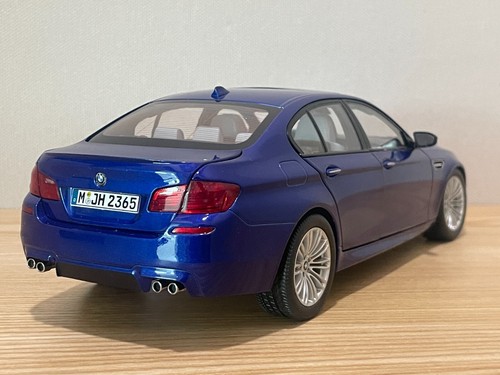 Paragon 1/18 BMW (F10M)M5 San Marino Blu Edizione Concessionaria (PA-97014) - Foto 6 di 15