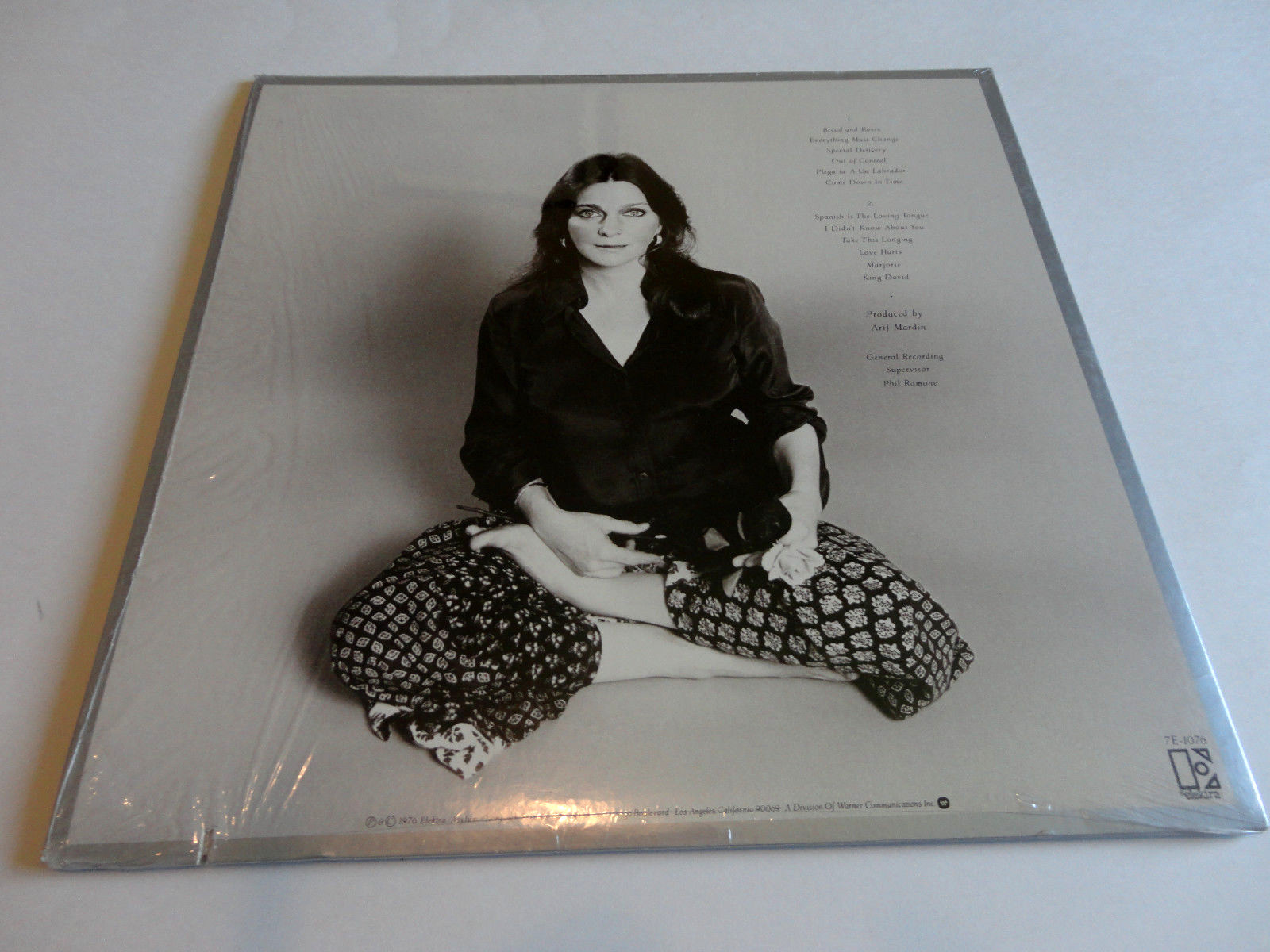 Bread and Roses JUDY COLLINS {1976 Elektra ZE1076} Vintage NEAR MINT