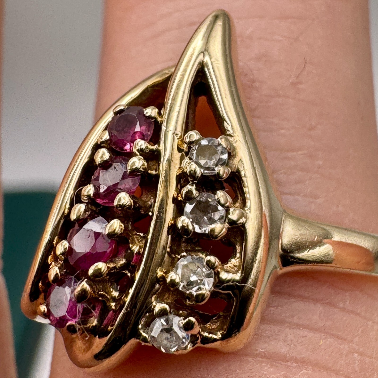 Solid 10k Gold Ring with Ruby and Diamond / Size … - image 6