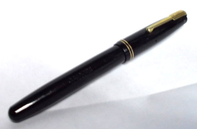 Vintage Black & Gold Trim Waterman's Ideal Lever Fill Fountain Pen w/14K #5 Nib