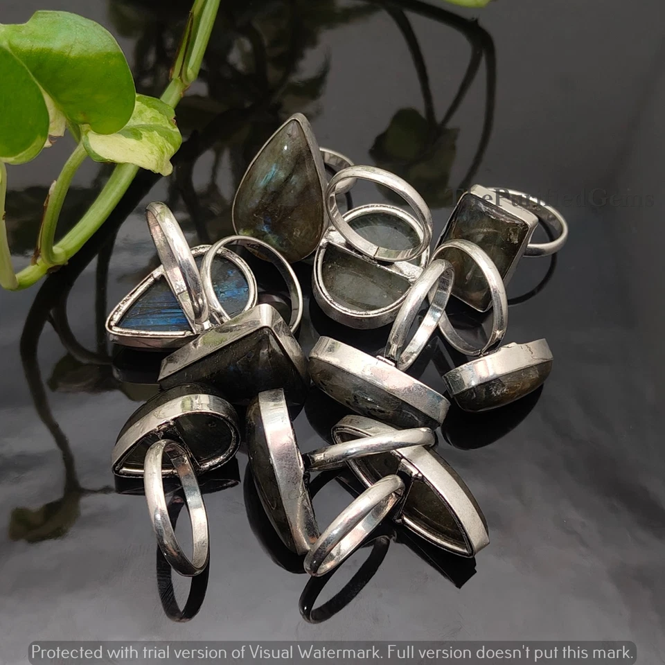 Anillo ajustable de cristal de labradorita | Lote de anillos enchapados en plata de cristal surtido Foto 2 de 4