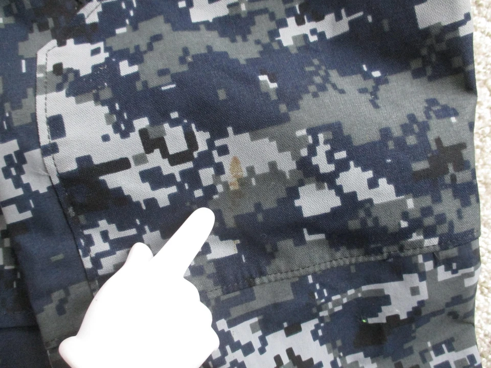 US Navy NWU Type I Parka Mens Medium Regular Blue Digital Camo Gore-Tex Jacket - Image 2 of 4