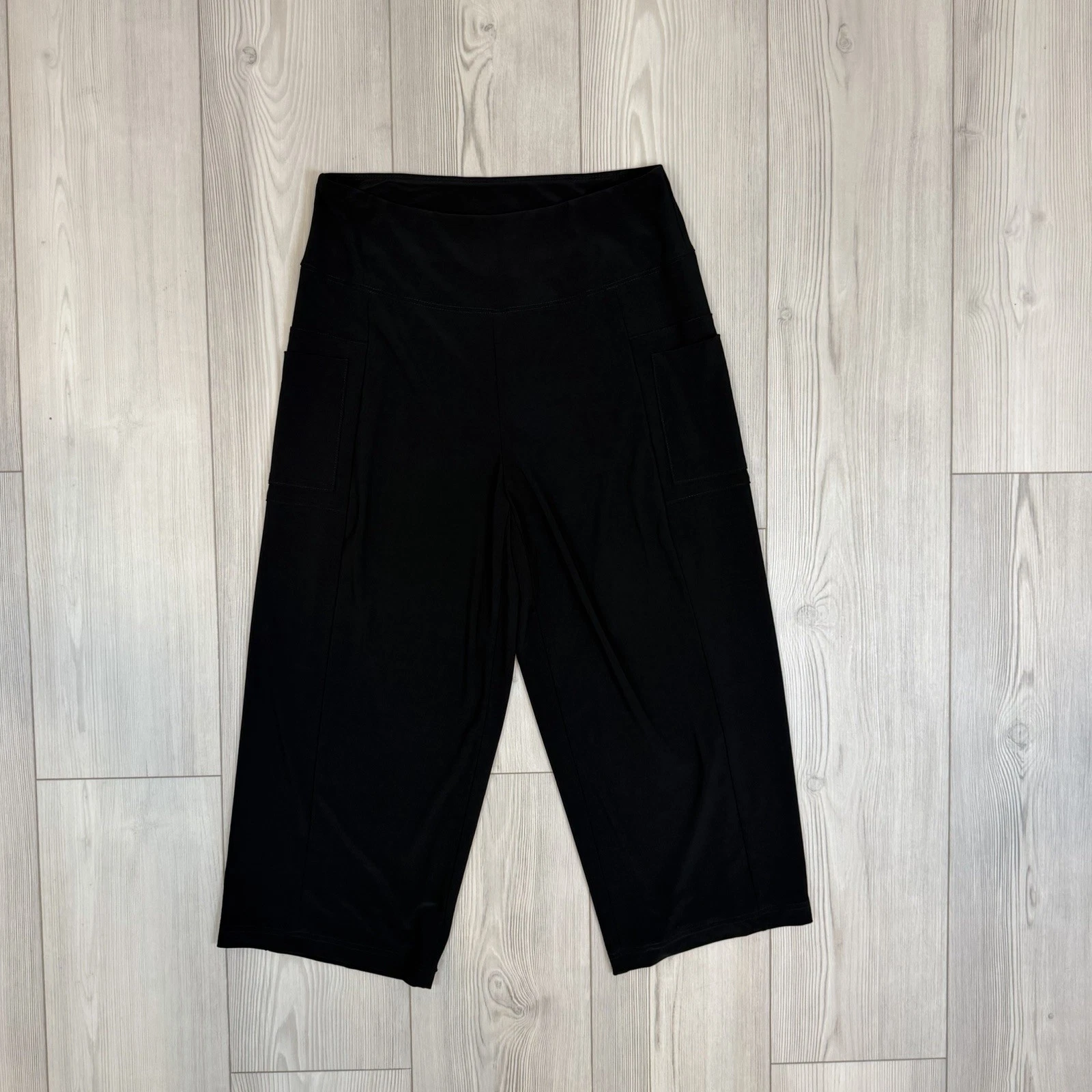 NWT Joseph Ribkoff Size 8 High-rise Wide Leg Capris Style 231066 Black Pull On