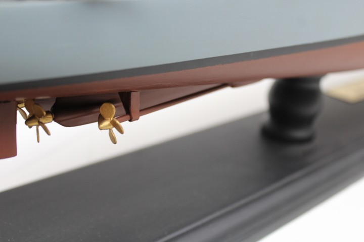 USS MISSOURI BB-63 Battleship Desk Top Display 1/350 WWII Ship Model