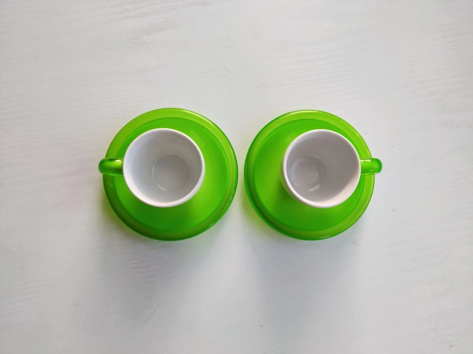 2x Guzzini Espresso Cups & Saucers, Green, Italy, Cups Ceramic, Plates Acrylic - Image 2 of 4