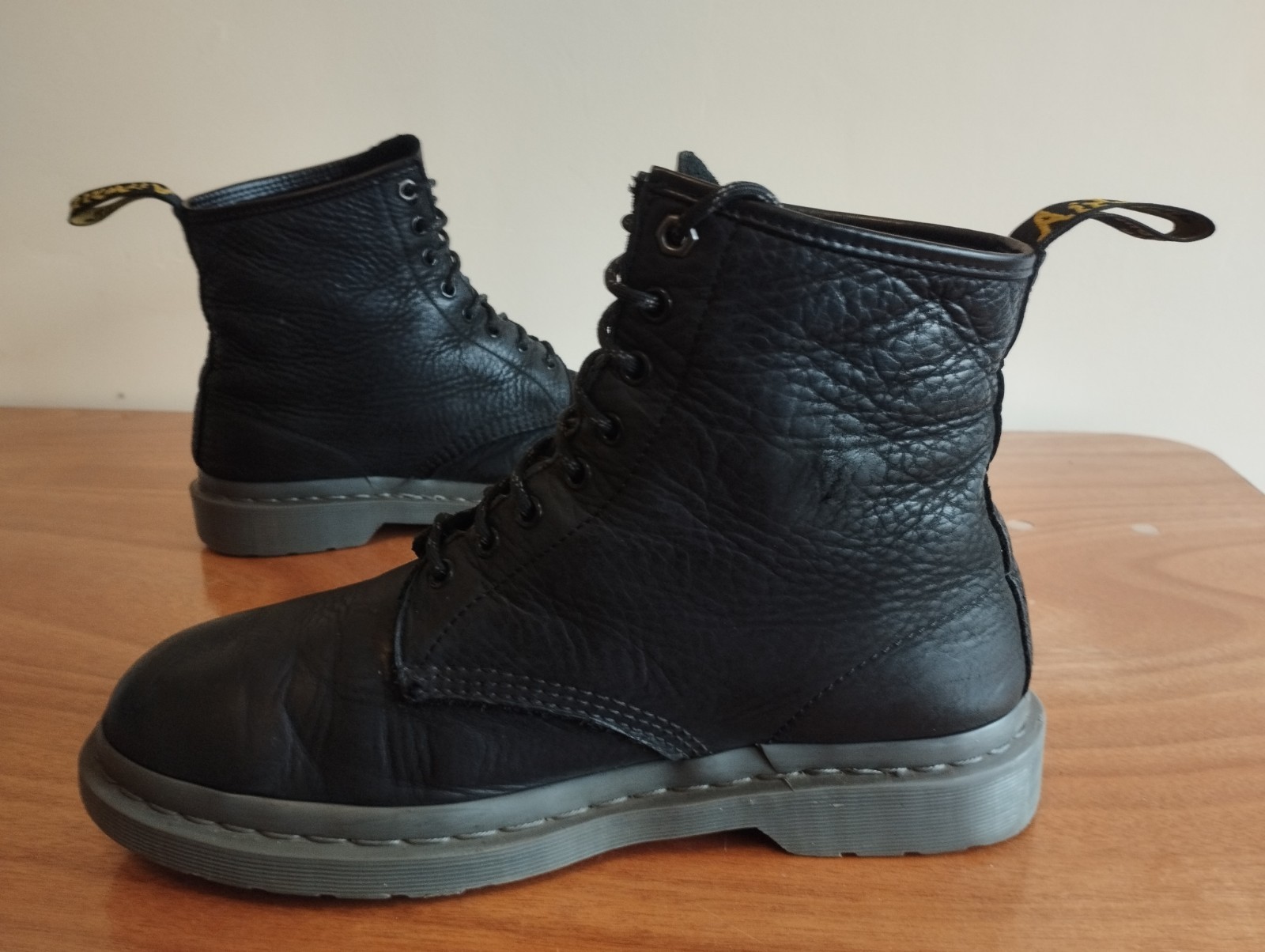 Men's Dr Martens Leather Boots UK Size 10/10.5 - Great Condition! image 4