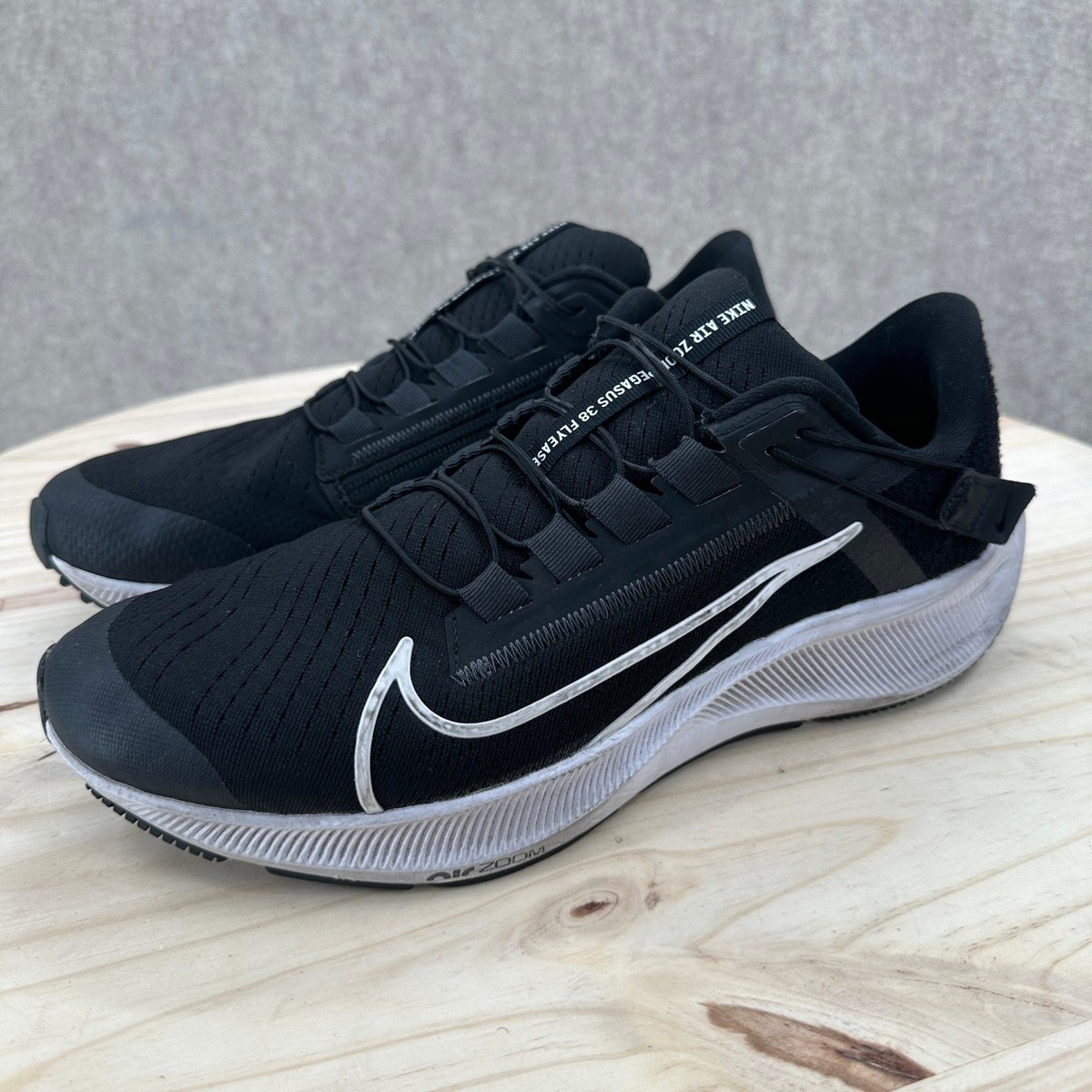 Nike Air Zoom Pegasus 38 FlyEase Mens 9.5 Black White Running