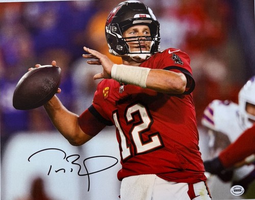 Tom Brady Tampa Bay Buccaneers selten signiertes handsigniertes 14x11 Foto mit COA
