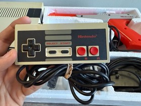 Nintendo NES Action set Console Complete In Box+Inserts Mario/Duck Hunt CIB