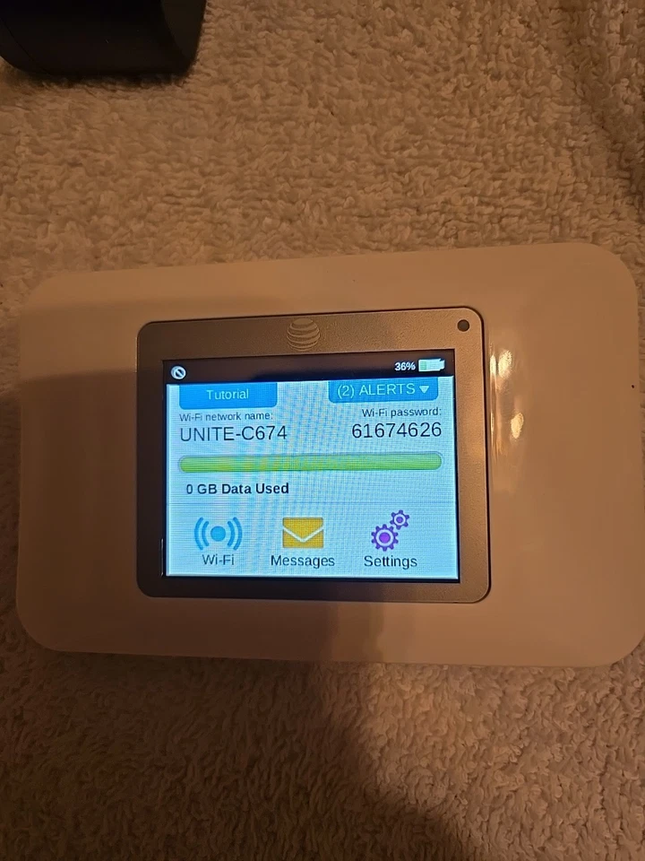 Módem punto de acceso WiFi Sierra Wireless AT&T AirCard (770S) 4G LTE.  ¡Con cargador! Foto 2 de 4