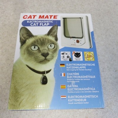Cat Mate Electromagnetic Cat Flap, White
