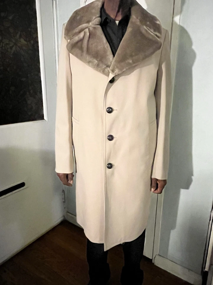 70s vintage London Fog trench coat mens. Faux Fur Lining And Fur Collar.Large. - Image 4 of 4
