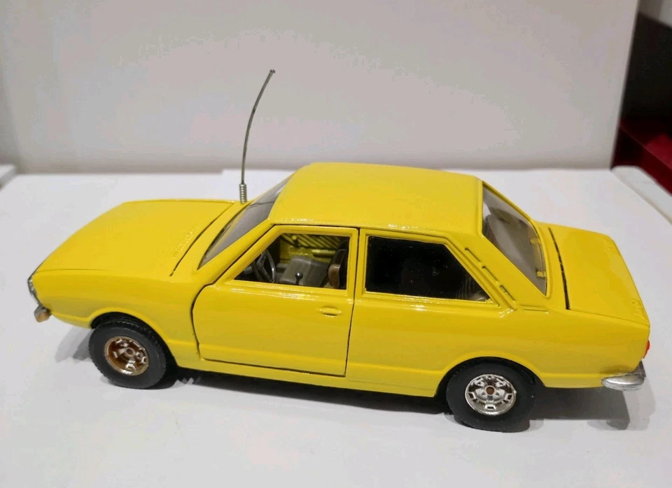 BURAGO AUDI 80 GT 1/24 - Immagine 3 di 4