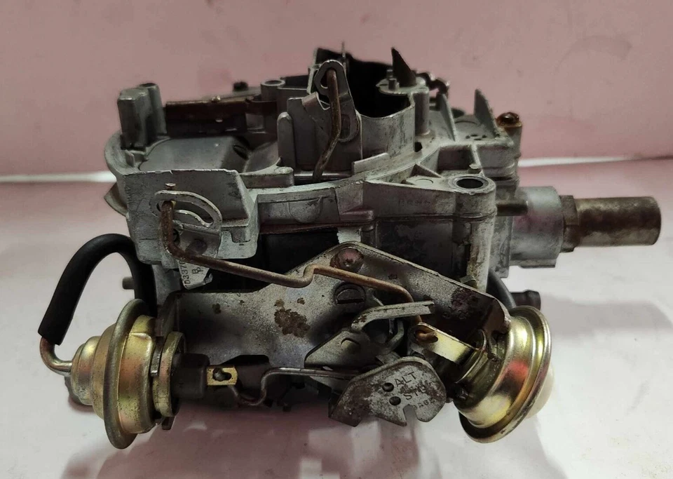 Carburador Rochester Quadrajet 7042244 1972 Buick 350 GS LeSabre Skylark Foto 3 de 4