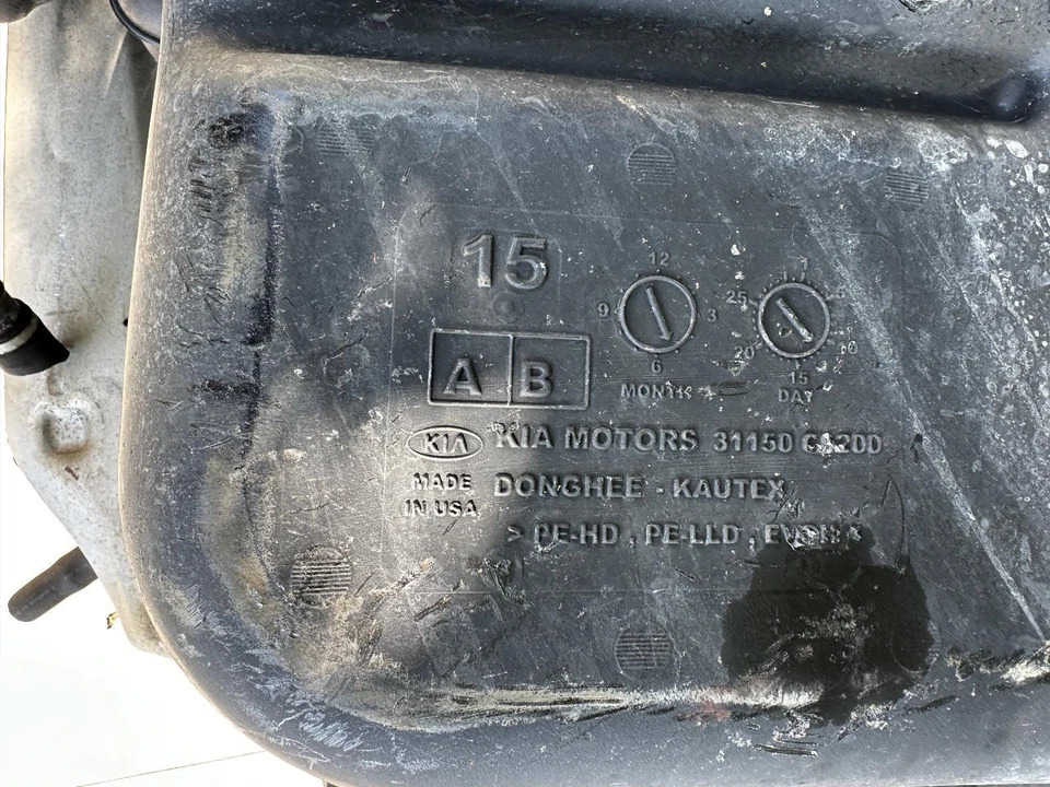KIA SORENTO 2016-2018 tanque de combustible 18,7 galones OEM # 31150C6200 usado OEM Foto 3 de 4