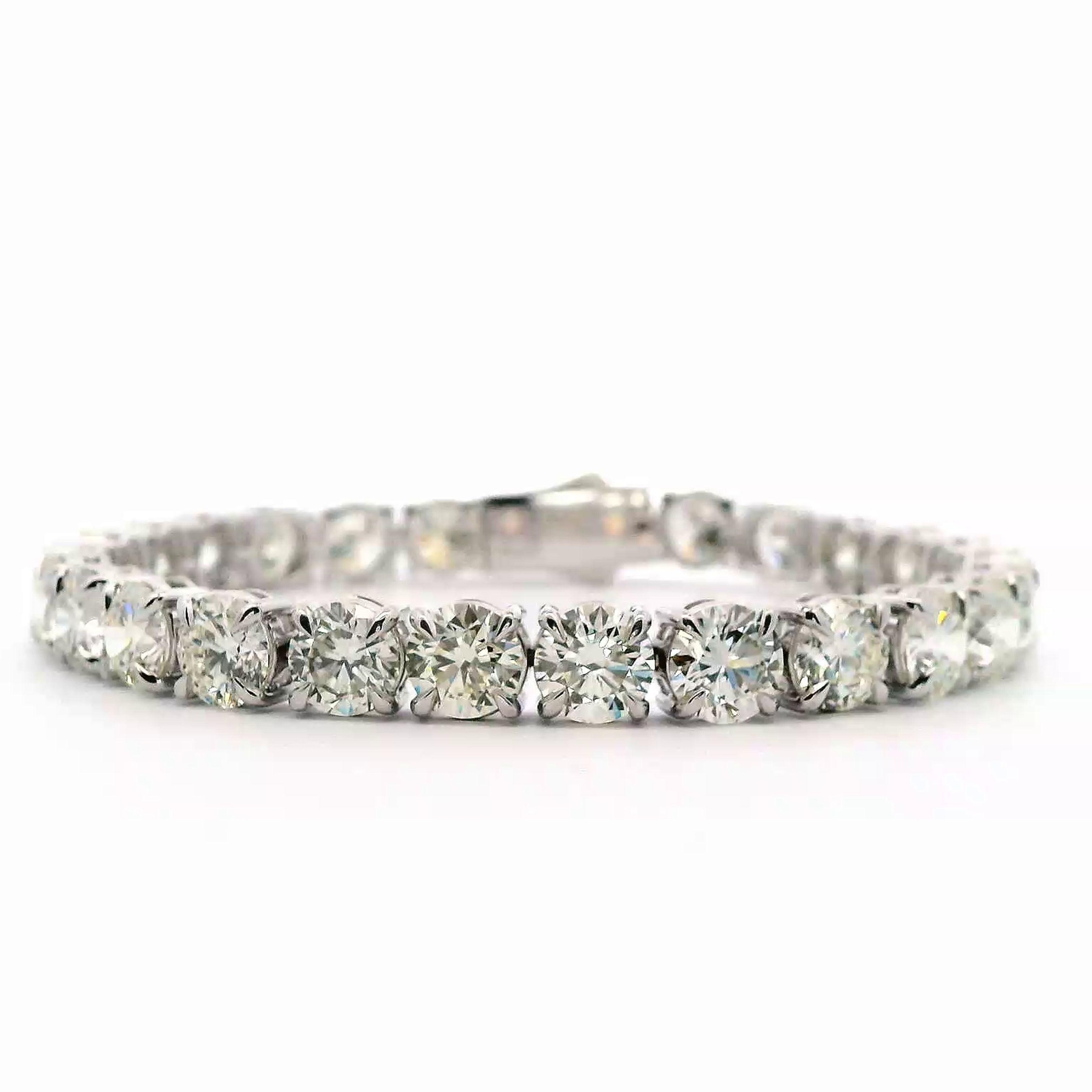 Alexander Beverly Hills 27.76ct 