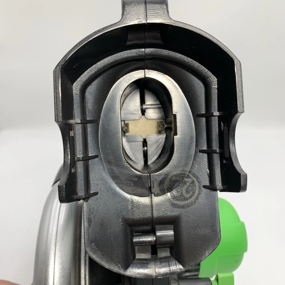 Sierra circular inalámbrica Kawasaki 21,6 V con herramienta guía láser solo sin batería probada Foto 3 de 4