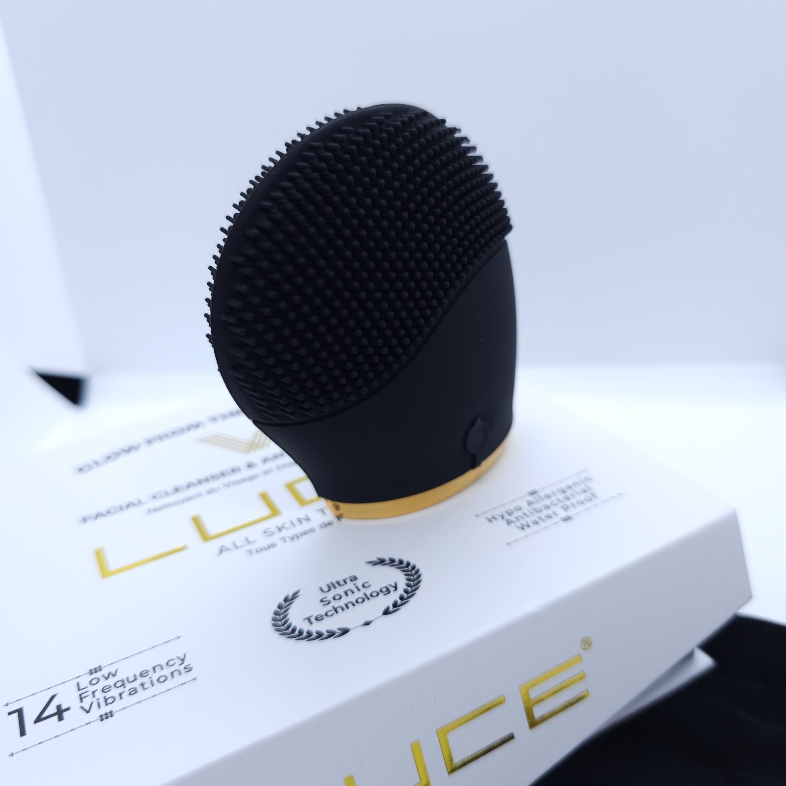 LUCE180 Anti-Aging Pulsating Facial Cleansing Device ~ Rechargeable WaterProof