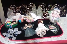 Mixed Lot of 16 Assorted Christmas Ornaments.