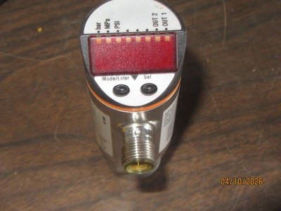 IFM Electronics PN 7204 pressure sensor. 1/4'' port. New open box. #121207A