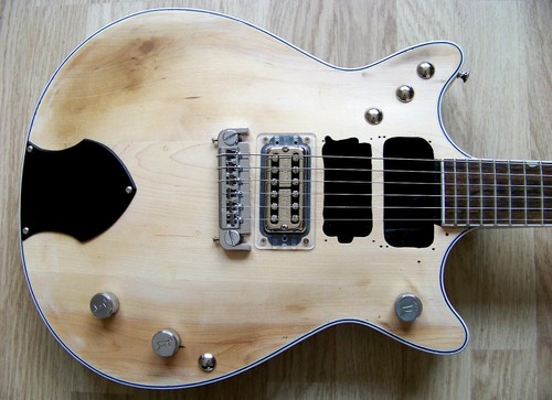 Malcolm Young THE BEAST Doppio Jet Relic Chitarra Elettrica Naturale 6 Corde - Imagen 2 de 4