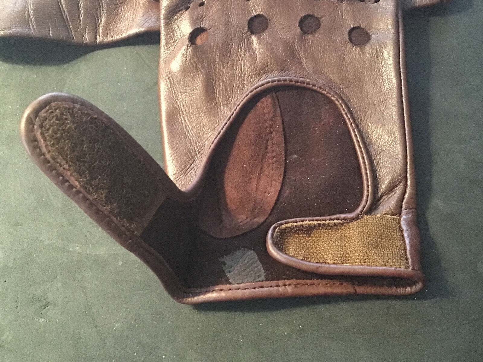 Vtg Women's Brown Leather Driving Gloves Size Med… - image 4