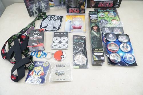 Lot Gaming Anime Pop Culture Comic Convention Walking Dead & More Collectibles - Picture 6 of 15