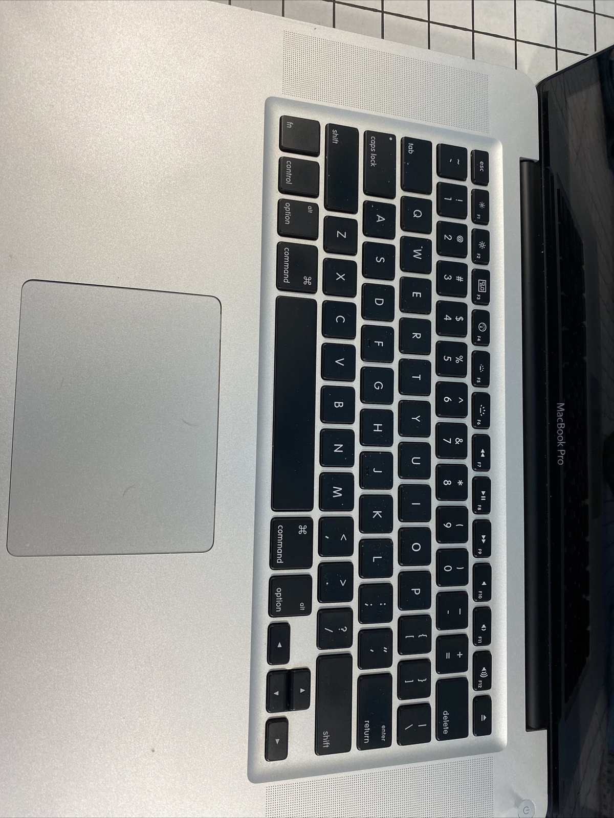Apple MacBook Pro 15.4