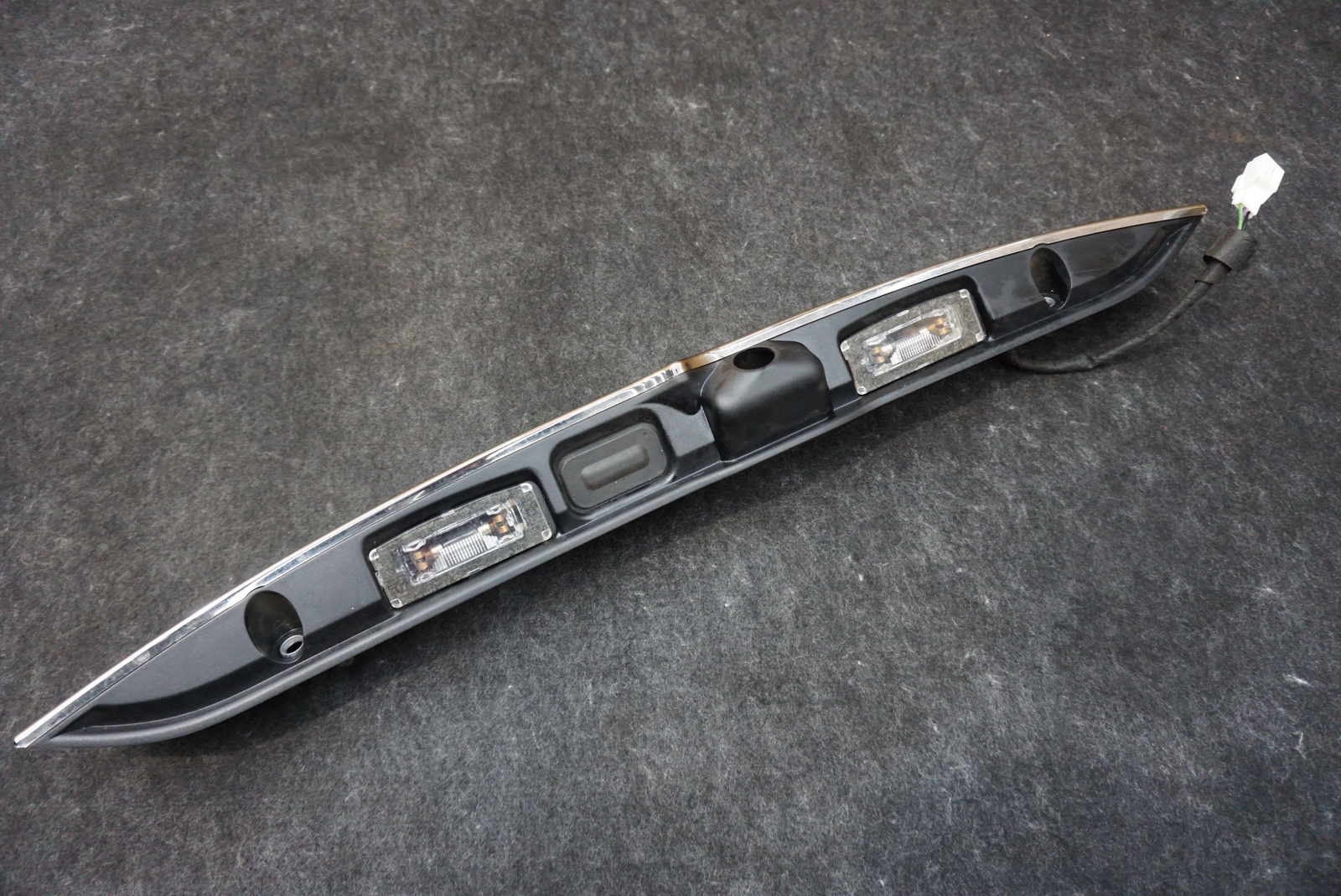 Rear Trunk Handle Plate Light Trim Panel 670134461 Maserati Ghibli M157 2014-20