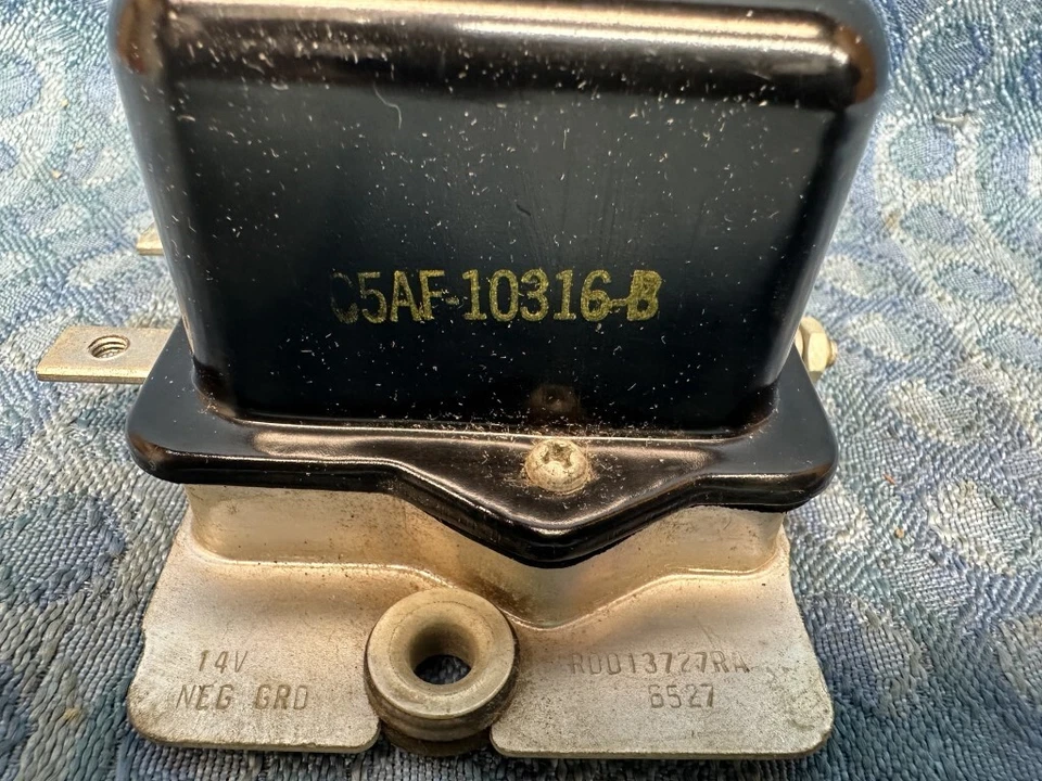 1962-1964 Ford Galaxie Fairlane 1963 NOS regulador de tensão Autolite C5AZ-10316-C - Imagem 2 de 4