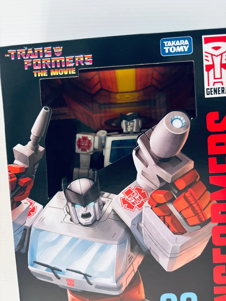 Transformers: Studio Series - Ratchet #86-23 - Sealed - Image 2 of 4