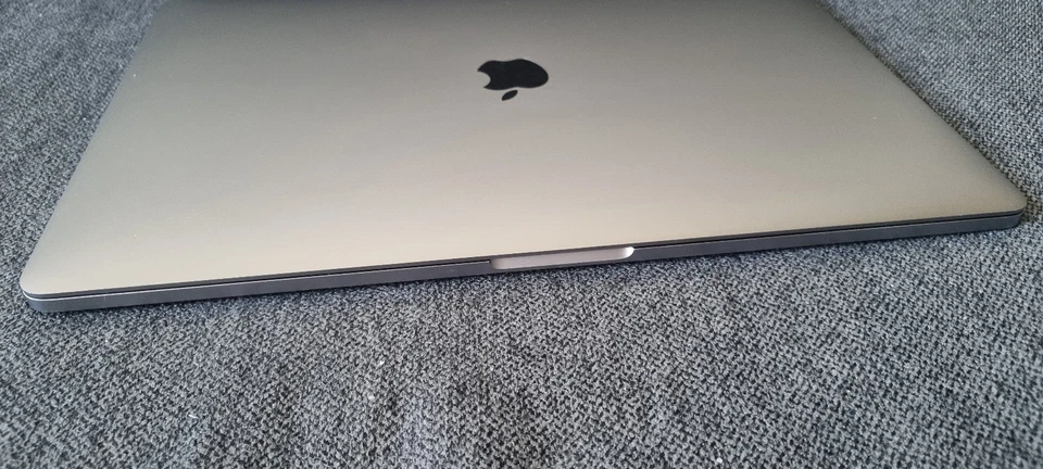 Apple MacBook Pro 15" 2017 · i7 · 16GB · 500GB, photo 4 sur 5