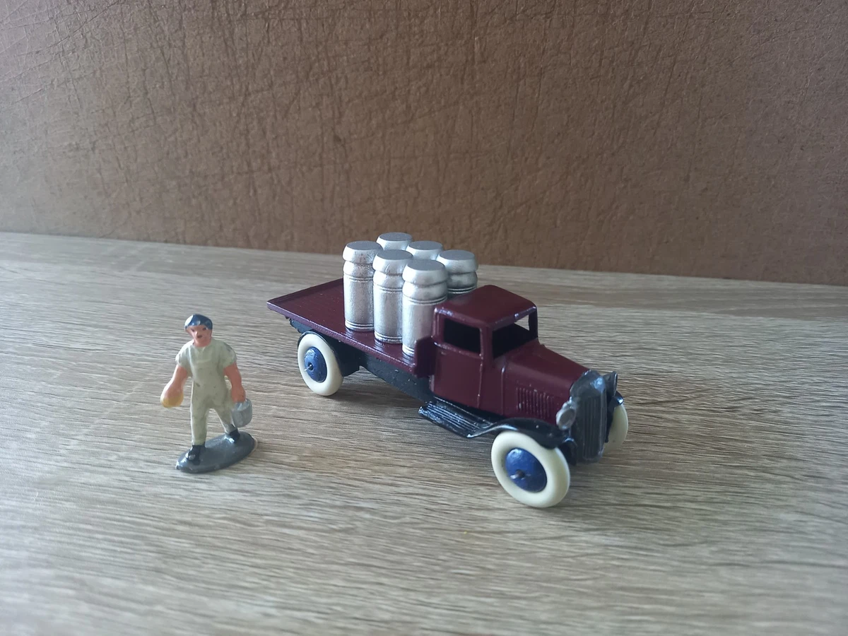 Lot De 8 Camions Utilitaires Dinky Toys France - Véhicules Miniatures Anciens