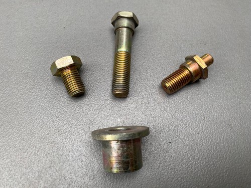 T4 Schrauben für Gurt Fahrerseite Gurtschrauben vorn links VW Multivan MVII