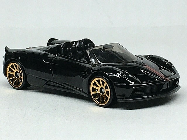 Pagani huayra hot wheels