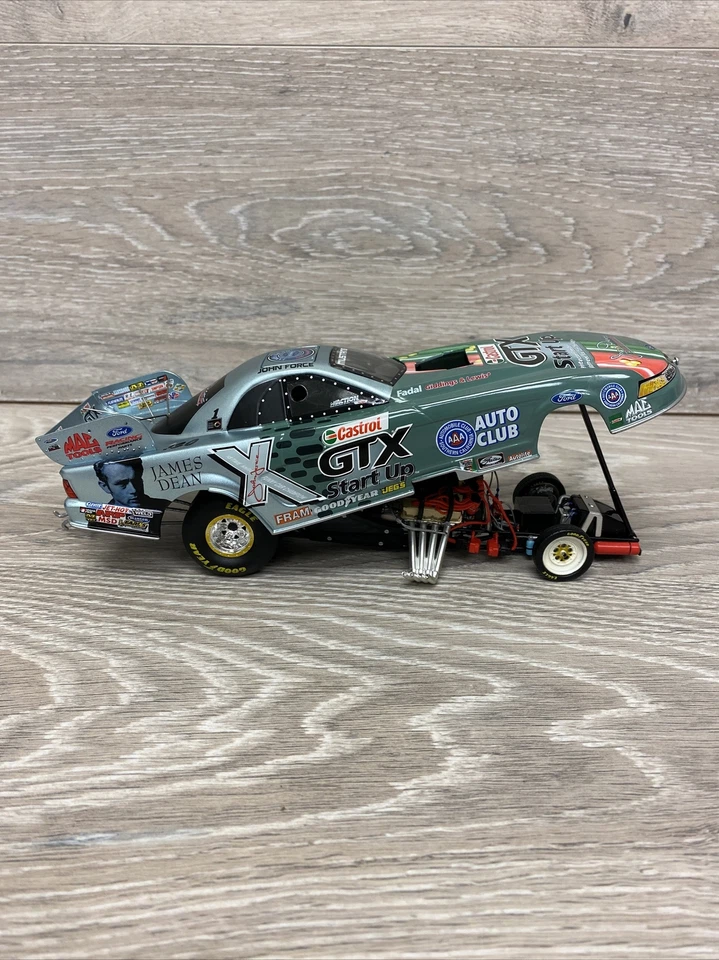 Coche divertido John Force 1/24 James Dean 50 aniversario 2005 Mustang puesta en marcha Foto 2 de 4