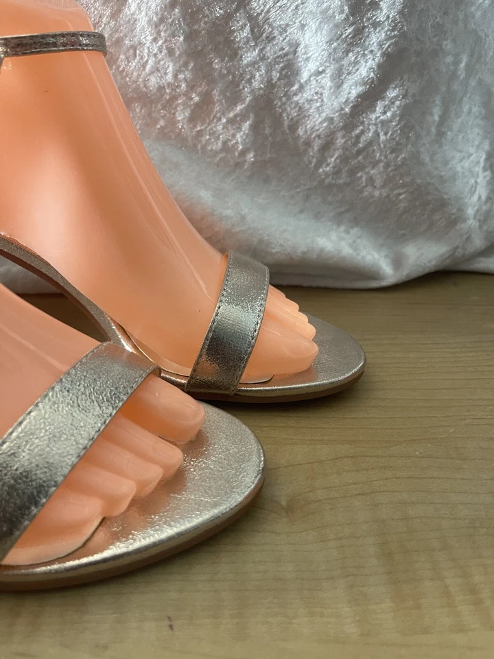 David's Bridal Gold open-toe strappy sandals Shoes 2 Inch Heel - Image 3 of 4