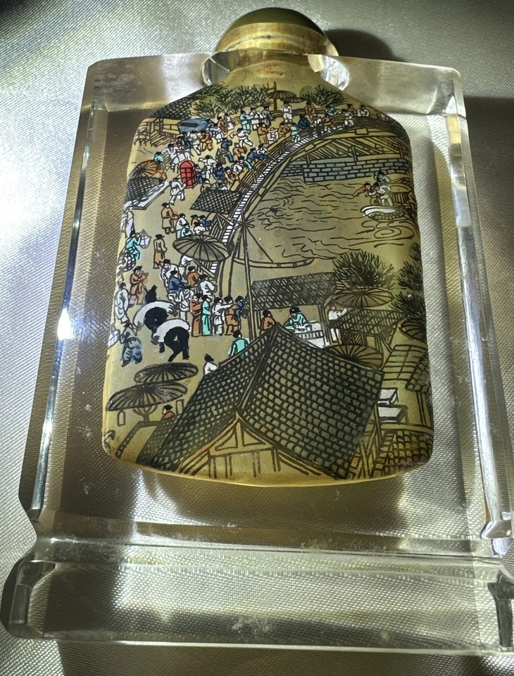 Excelente botella de tabaco de cristal pintado de paisajes impresionantes reverso con cubierta de jade Foto 4 de 4