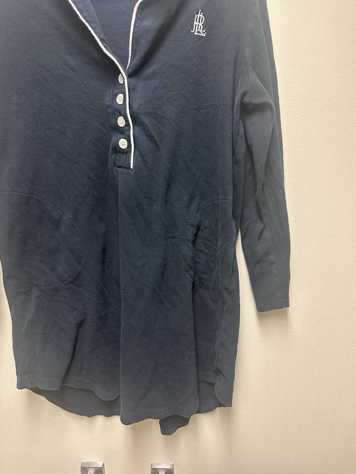 Camisa para dormir mediana Lauren Ralph Lauren para mujer con botones negra logotipo liso Foto 2 de 4