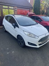 Ford Fiesta Zetec 2015 3 door in Frozen White
