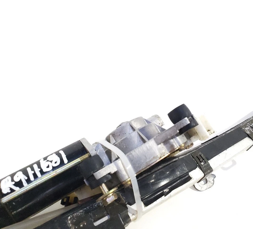 Motor de ajuste de altura del cinturón de seguridad usado se adapta a: Chrysler Conquest 1987 grado A Foto 2 de 4