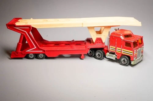 MATCHBOX CONVOY KENWORTH K100 AERODYNE CAR TRANSPORTER CY-1 VINTAGE 1982 DIECAST