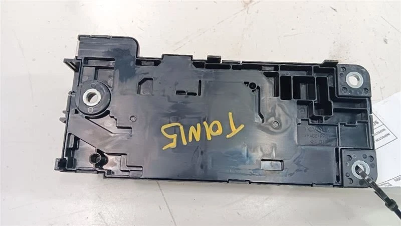 Toyota Prius Battery Junction Relay 2012 2013 2014 2015 - Image 4 of 4