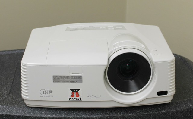 Mitsubishi Xd550u Lamp Mitsubishi XD550U DLP Projector 3000 Lumens 1080 HDMI