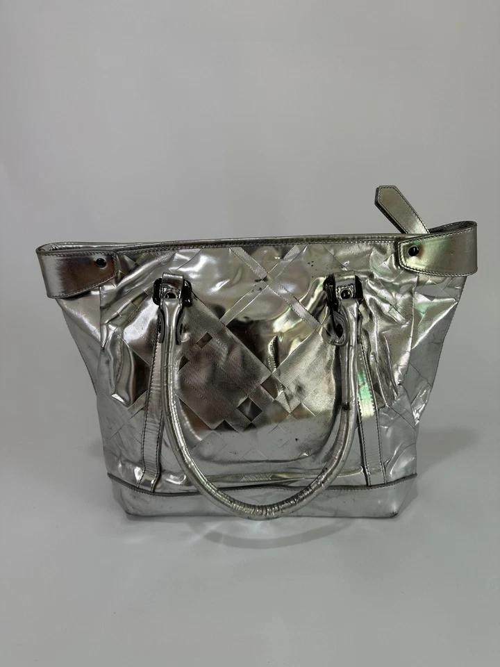 BURBERRY Patent Check Embossed Ember Tote Silver - Image 2 of 4