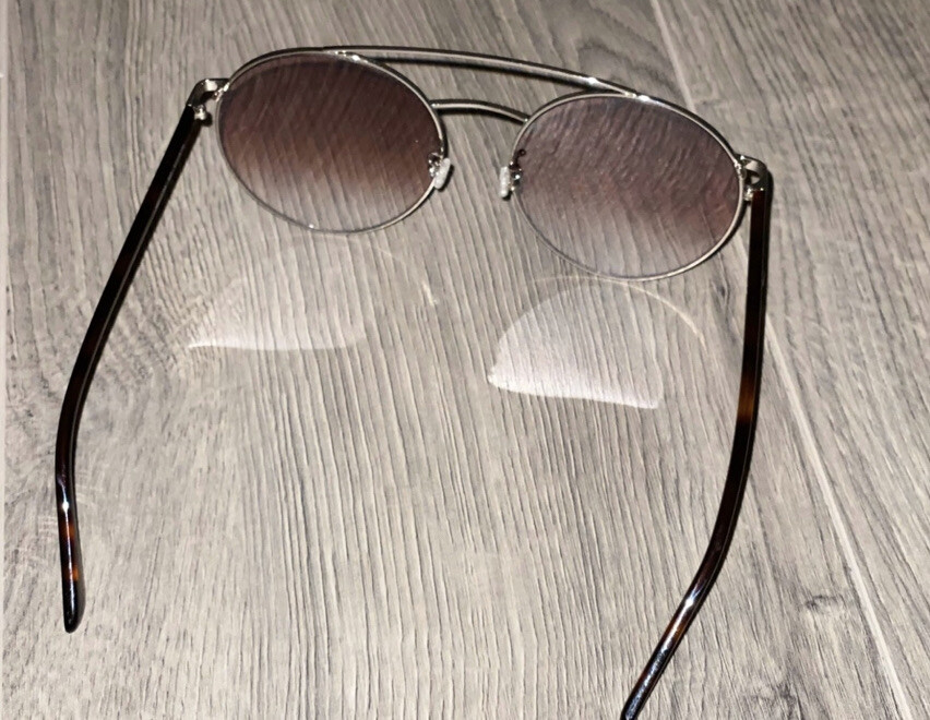 Lunettes De Soleil Alexander McQueen - Montures Rondes Argentées Avec Bras Coquille De Tortue, Occasion